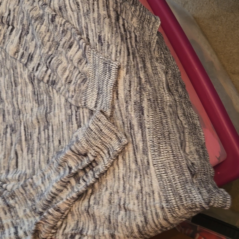 Sweater - Picture 3 of 4